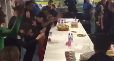 Pogledajte uz koju domoljubnu pjesmu slave hrvatski reprezentativci