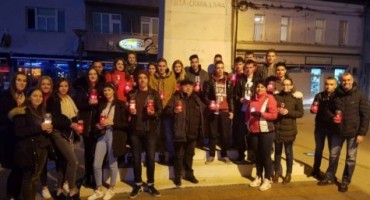 Paljenjem svijeća u Tomislavgradu i Livnu obilježeno sjećanje na žrtvu Vukovara