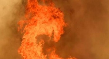 Majka i dvoje djece iskočili kroz prozor zapaljenog stana u Banja Luci