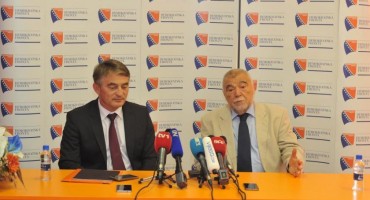 Debakl Komšićevog službenog posjeta Zagrebu: Uspio ručati s Mesićem