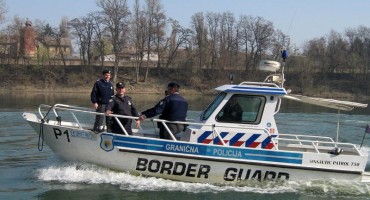PODIGNUTA OPTUŽNICA Afganistanac i Pakistanac preko Drine prevozili migrante u BiH