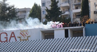Jači od zabrana: Ultrasi bodrili Zrinjski s platoa iznad stadiona