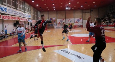 HMRK Zrinjski-RK Slavija 31:24 (20:10)
