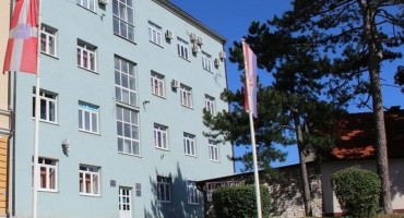 Potvrđena optužnica protiv jedne osobe radi ugrožavanja sigurnosti i neovlaštenog držanja veće količine naoružanja