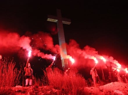 Mostar:  I Hum svijetli za Vukovar!