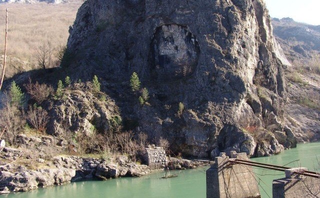 Priče kroz Mostar i Hercegovinu: Tajna spomen-ploča i zaboravljeni most 