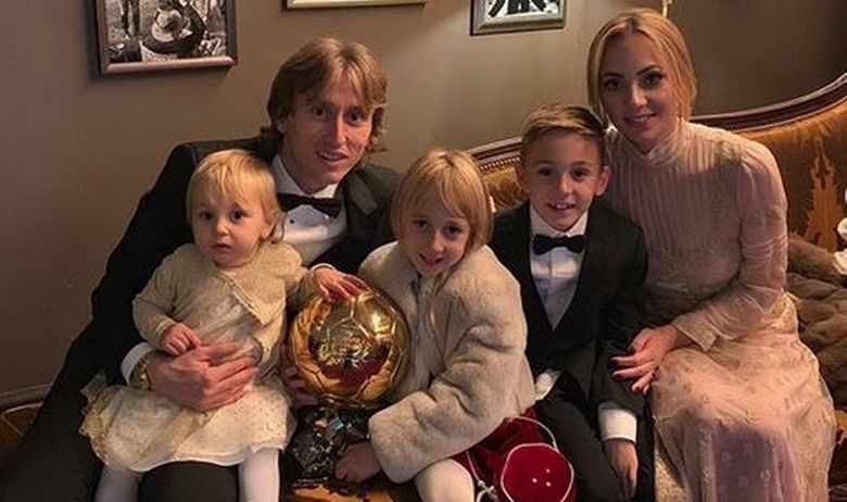 Luka Modrić raznježio obožavatelje nakon najvažnije nagrade u životu: 'Obitelj, moje zlato'