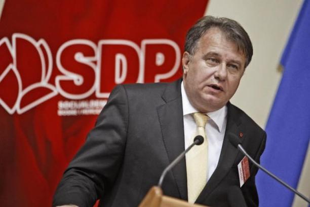 nermin nikšić