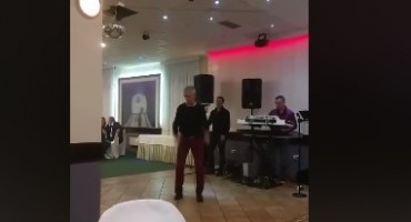 Hercegovački kralj svatovskih podija u akciji