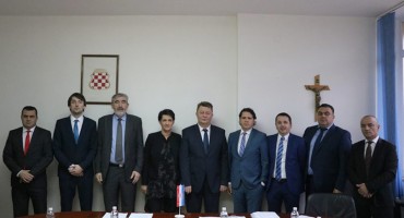 Badnji dan neradni u ŽZH
