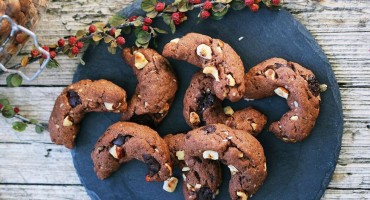 Ispečeni za 15 minuta! Recept za blaganske kiflice s lješnjacima i čokoladom