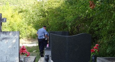 Mostar: Tko je podmetnuo bombu na groblju?