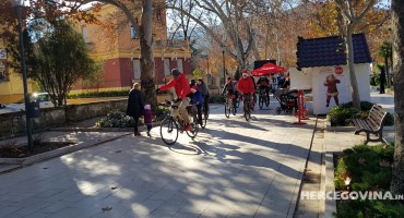 Mostar: Održana biciklijada Djedova Božićnjaka