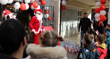 Djed Božićnjak posjetio najmlađe navijače u Klubu navijača 'Ultras-Zrinjski'