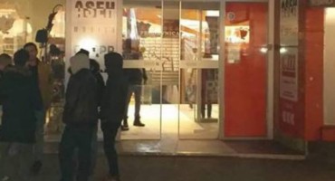 Migrant skalpelom napao zaštitara u 'Konzumu' pa pobjegao