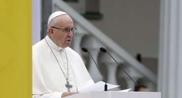  Papa: 'Politički govori koji svaljuju svu krivicu na migrante i lišavaju siromašne nade su neprihvatljivi' 