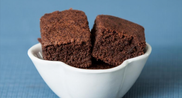 Za ovaj slasni čokoladni kolač trebat će ti samo dva sastojka