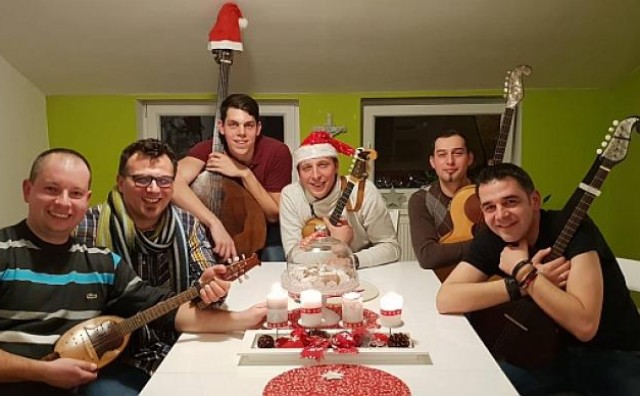 Dečki iz Slavonije snimili su 'Božićni bećarac'