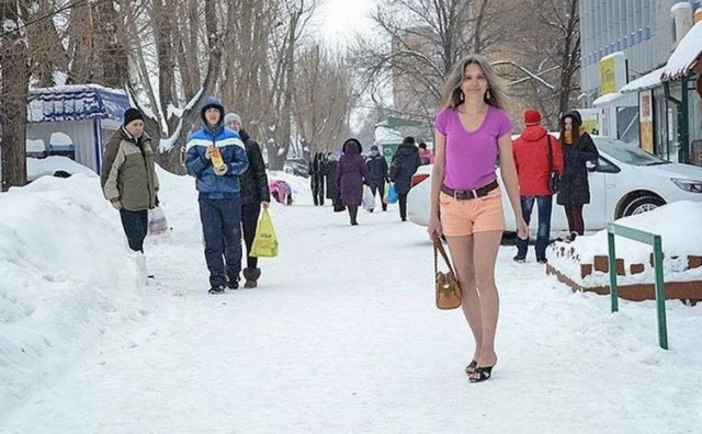 Ruskinja na -30 stupnjeva hoda gradom u ljetnim haljinama i sandalama; razlog zbog kojega to radi više je nego zanimljiv