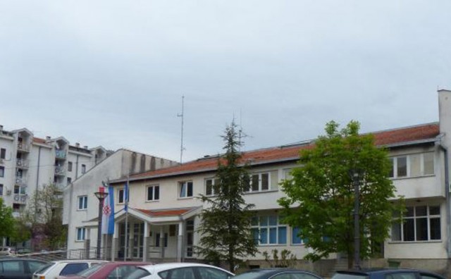 Ljubuški: Policija privela taksistu koji je razvozio migrante iz Irana i Iraka