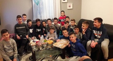 Trener i suigrači HNK Grude došli na rođendan svom ozljeđenom suigraču Čali, oduševljenje se nije moglo skriti!