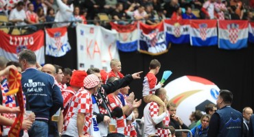 Navijačka ludnica u Münchenu: Igrajte za nju našu voljenu