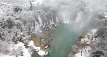 Biser Hercegovine vodopad Kravica pod bijelim pokrivačem: Kad stvarnost postane bajka