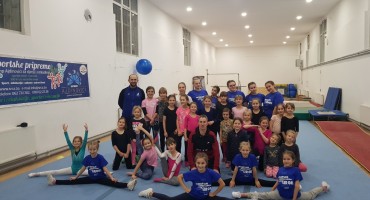 Hrvatski cheerleading klub Široki na mini pripremama u Zenici