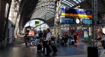  Bomba na željezničkom kolodvoru u Frankfurtu? Policija evakuirala najmanje 500 ljudi 