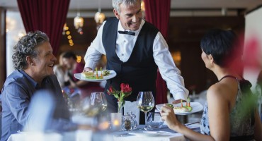 Osam stvari u restoranima koje djeluju čisto, a zapravo su izvor bakterija