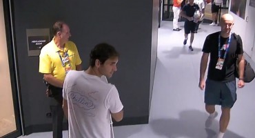 Zaštitar nije prepoznao Federera, njegova reakcija pokazuje zašto je najveći