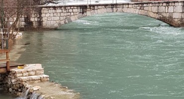 Ronioci iz Mostara pomažu na otklanjanju kvara u Blagaju