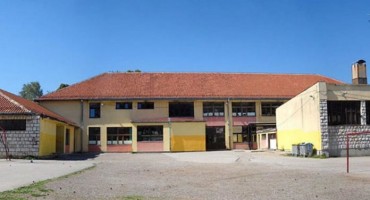 Livno: Zbog problema s grijanjem učenici nastavu prate u jaknama