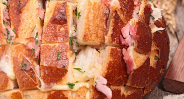 Doručak sa stilom: Punjeni kruh s dvije vrste sira