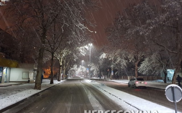 snijeg, snijeg u Mostaru, Mostar, stanje na cestama, stanje na putevima, stanje na prometnicama
