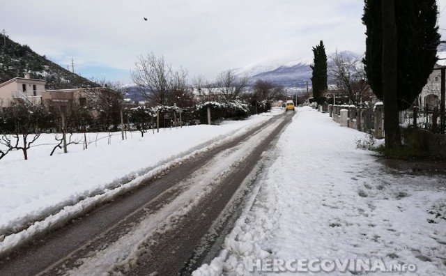 Pogledajte kako je snijeg zabijelio sjeverna naselja Mostara