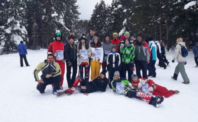 Na Čajuši završeno prvenstvo Dalmacije u alpskom skijanju, sudjelovali i članovi duvanjskog Striža