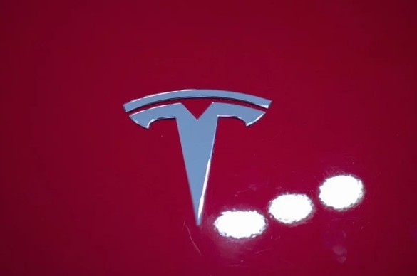 Tesla otpušta 3.000 radnika i povećava proizvodnju osnovnog Modela 3