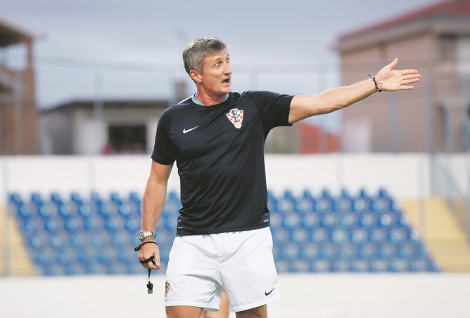 Proslavljeni Vatreni osvojio Hercegovinu: Najbolji lijevi bek kojeg je Hrvatska ikad imala ni u tenisu nije ništa slabiji