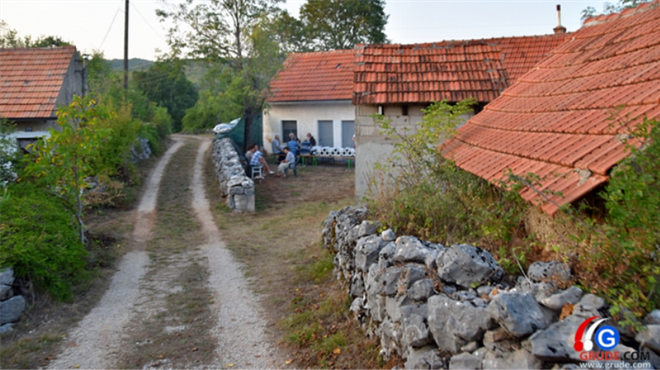Hercegovci, u kamenu još života ima!
