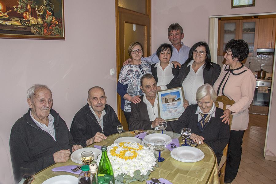 Mostar: Niko Jerkić i Mara r. Perić proslavili 60 godina braka