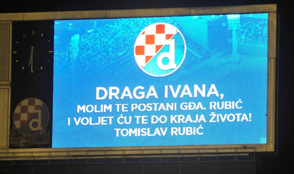 Tomislav šokirao djevojku pred cijelim stadionom, pogledajte što je Ivani poručio putem semafora..