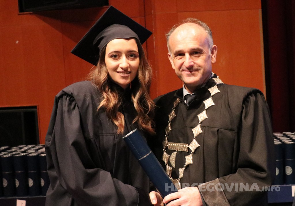 FPMOZ: Pogledajte tko je sve jučer dobio diplomu na svečanoj promociji diplomanata