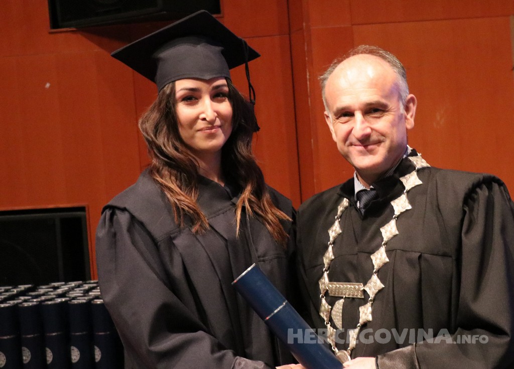 FPMOZ: Pogledajte tko je sve jučer dobio diplomu na svečanoj promociji diplomanata