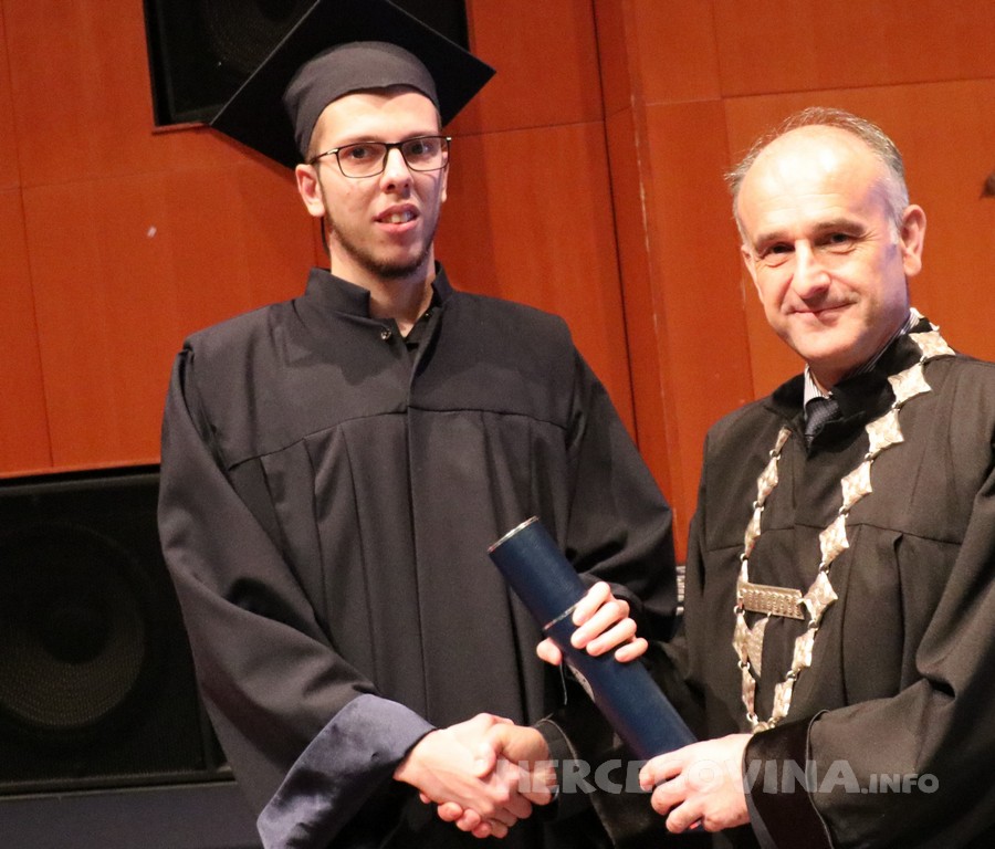 FPMOZ: Pogledajte tko je sve jučer dobio diplomu na svečanoj promociji diplomanata