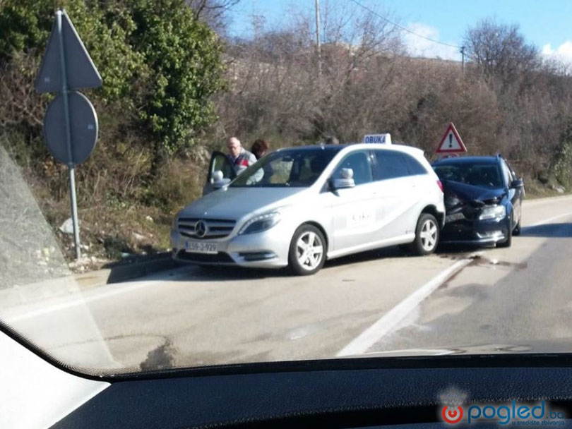 Sudar dvaju automobila u Međinama, sudjelovalo i vozilo za obuku