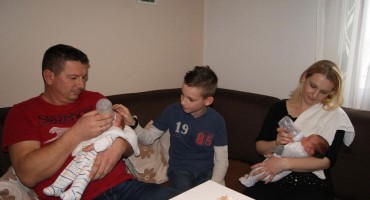 Trojke obitelji Vuković: I malena Leona konačno stigla doma