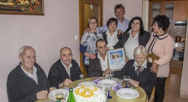 Mostar: Niko Jerkić i Mara r. Perić proslavili  60 godina braka 