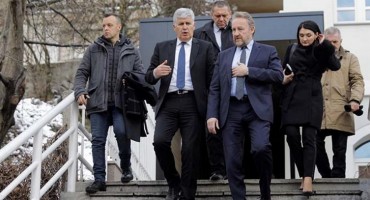 Hrvati i Bošnjaci moraju zaustaviti 'ratove'