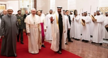 Papa Franjo sletio u Abu Dhabi i započeo povijesni posjet Ujedinjenim Arapskim Emiratima